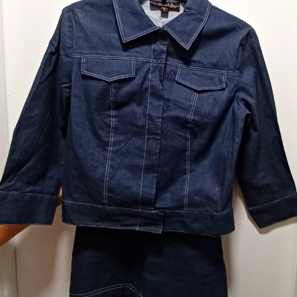 Nicole Miller Shorts size 2 Jacket size 4 set